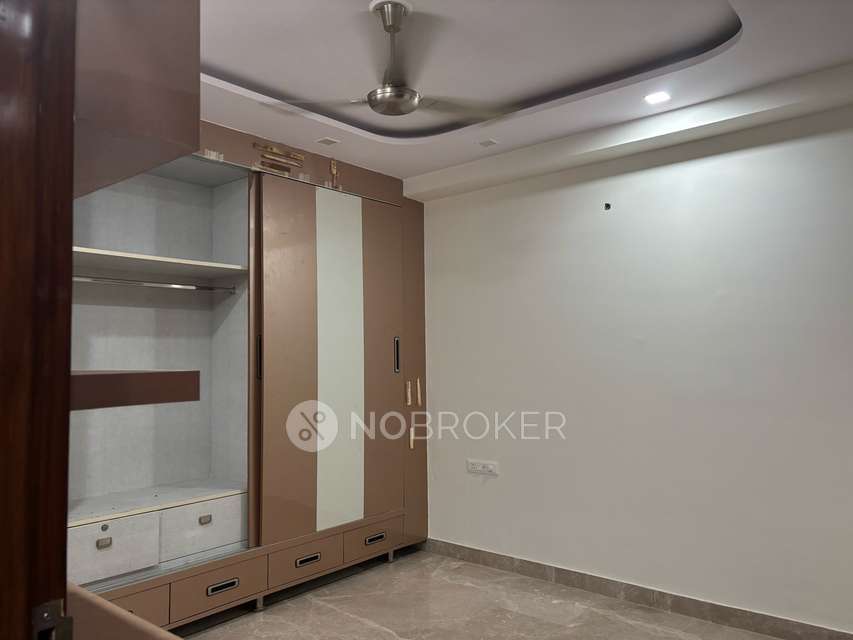 4 BHK Flat In Standalone Building  for Rent  In Paschim Vihar