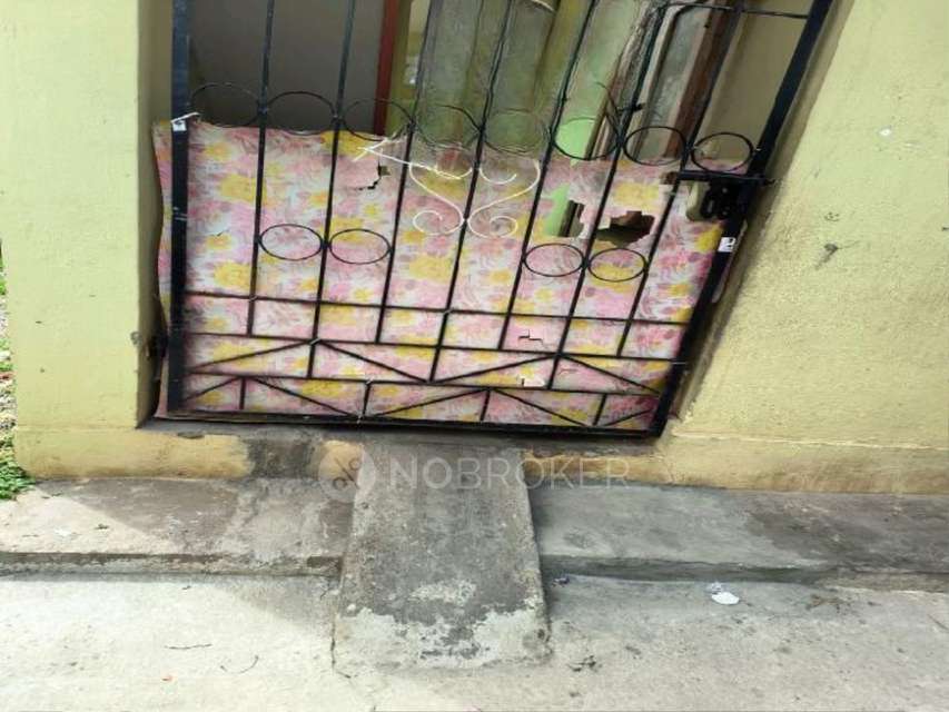 4+ BHK Flat In Standalone  Building  For Sale  In Andrahalli 