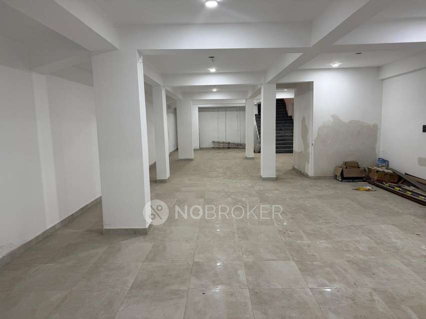 Godown/Warehouse in Kaushambi, Ghaziabad for Rent 