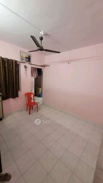 Single Room for Female In 1 BHK  In St.luke Co Operative Housing Society,pune In Guruwar Peth