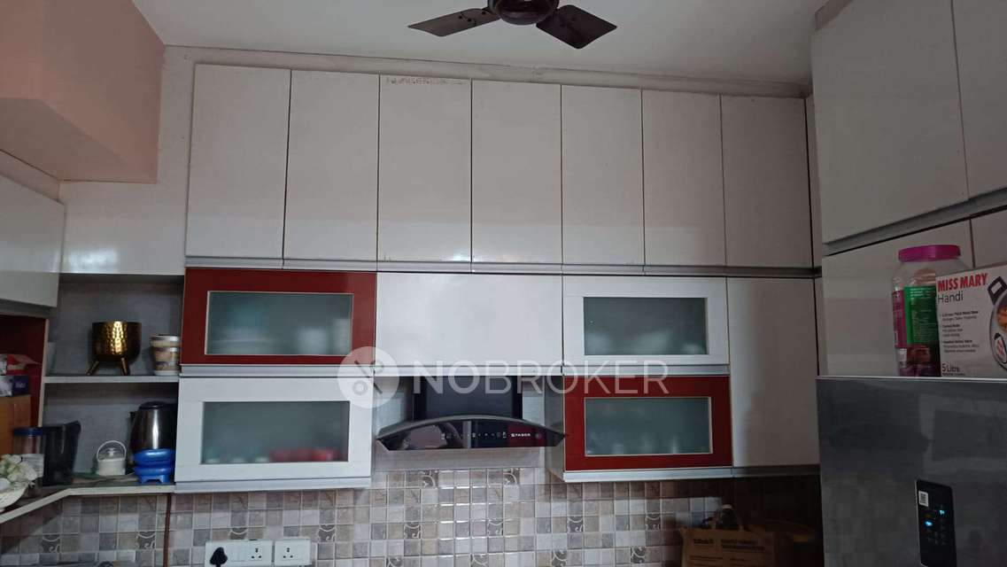 4+ BHK Flat In Royal Court For Sale  In Royal Court