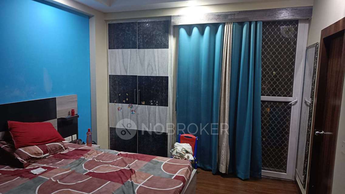 4+ BHK Flat In Royal Court For Sale  In Royal Court
