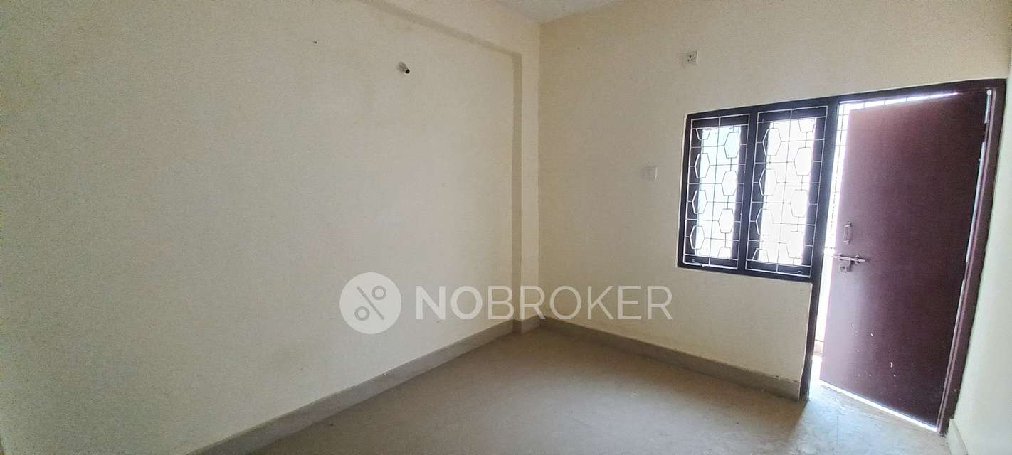 2 BHK Flat In Chola Towers For Sale  In West Marredpally, 