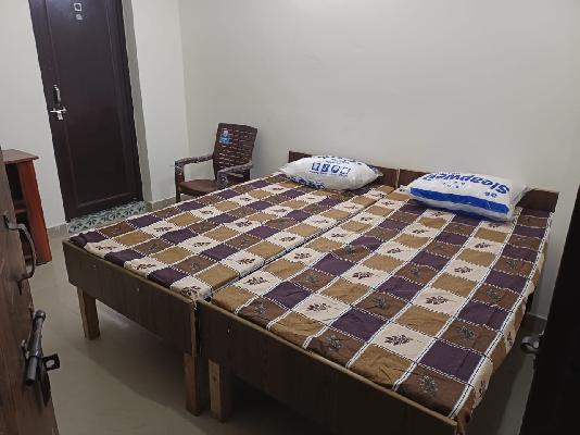 1 RK House for Rent  In Sector 135