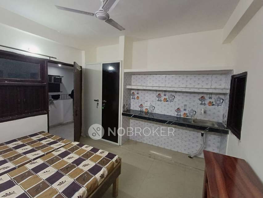 1 RK House for Rent  In Sector 135