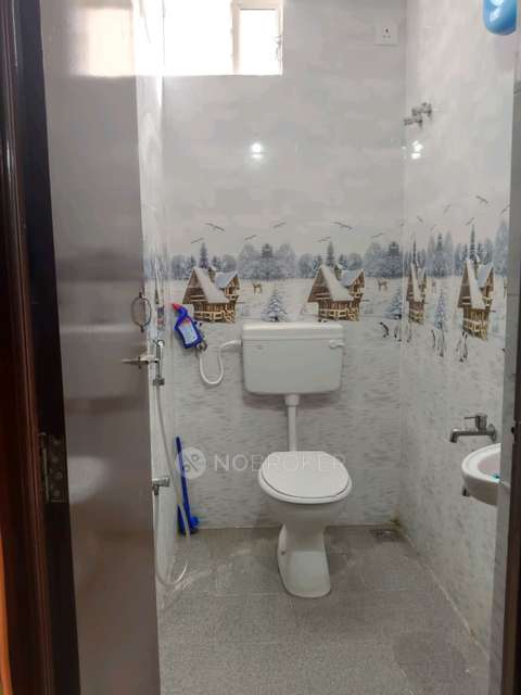 2 BHK Flat In Ff For Sale  In Thiruvanmiyur