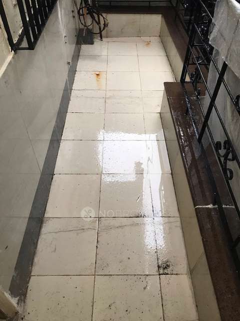 1 BHK House For Sale  In Malad West