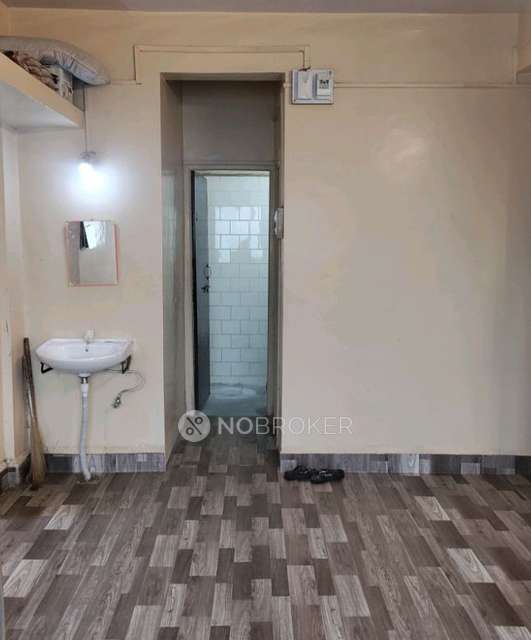 Single Room for Female In 3 BHK  In Thorat Heights In Kothrud 