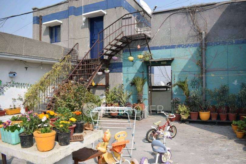 3 BHK Flat In Vigyapan Lok Apartments For Sale  In Mayur Vihar