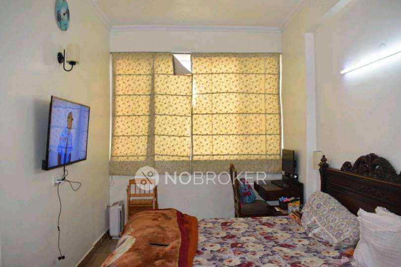 3 BHK Flat In Vigyapan Lok Apartments For Sale  In Mayur Vihar