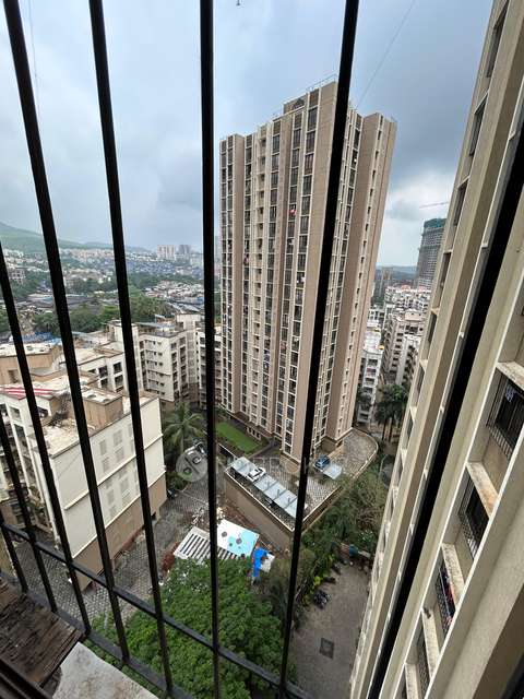 3 BHK Flat In Lalani Grandeur For Sale  In Malad East