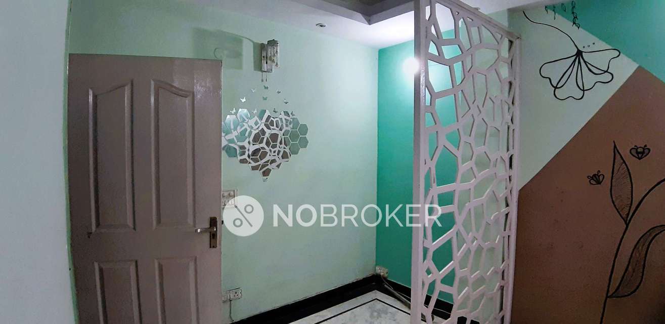 2 BHK Flat In Tia Apartment For Sale  In Mahavir Enclave Part 1