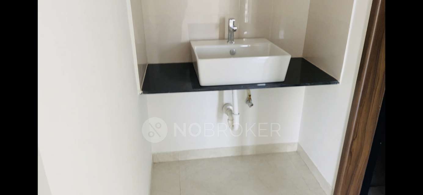 2 BHK Flat In Majestique Towers for Rent  In Kharadi