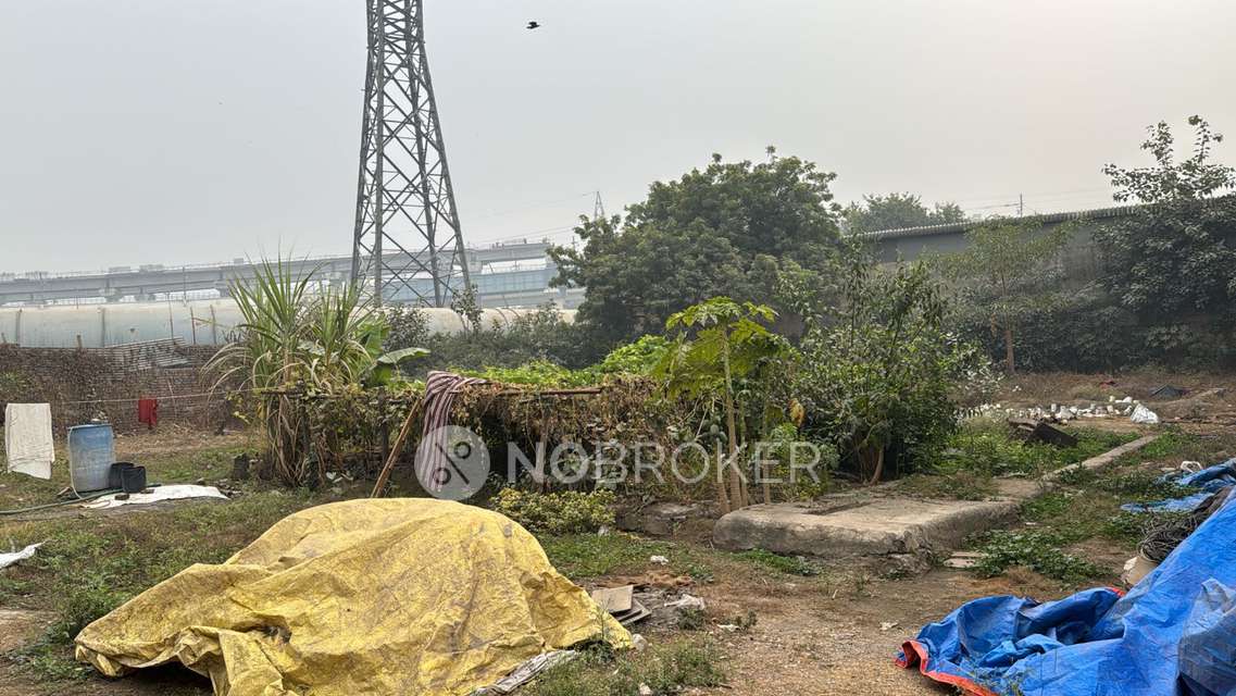 Godown/Warehouse in Badli, Delhi for sale 