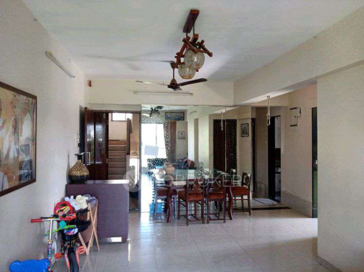 2 BHK Flat In Shiv Jyoti For Sale  In Ghatkopar East