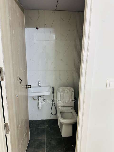 2 BHK Flat In Ds Max Sukruth For Sale  In Madivala,