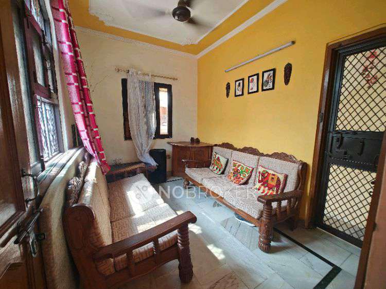 1 BHK Flat for Rent  In  Rohini