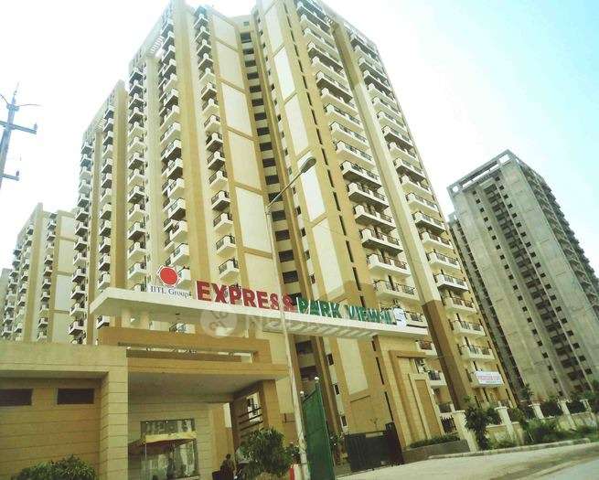 Single Room for Male In 2 BHK  In Nimbus 2 In Yamuna Expressway