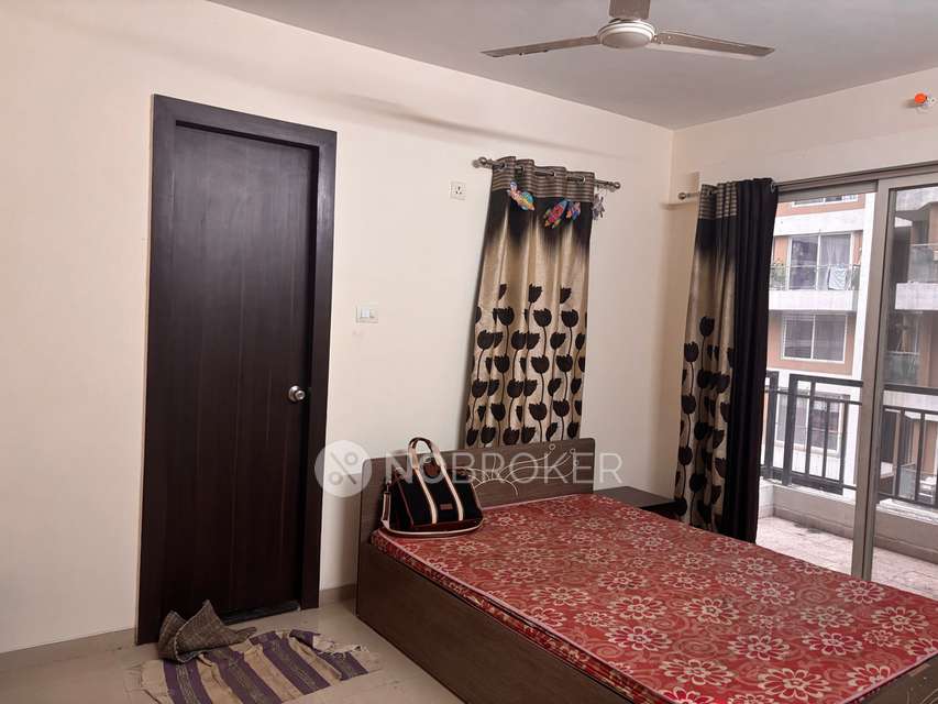 Single Room for Female In 2 BHK  In Signature Park In Thergaon