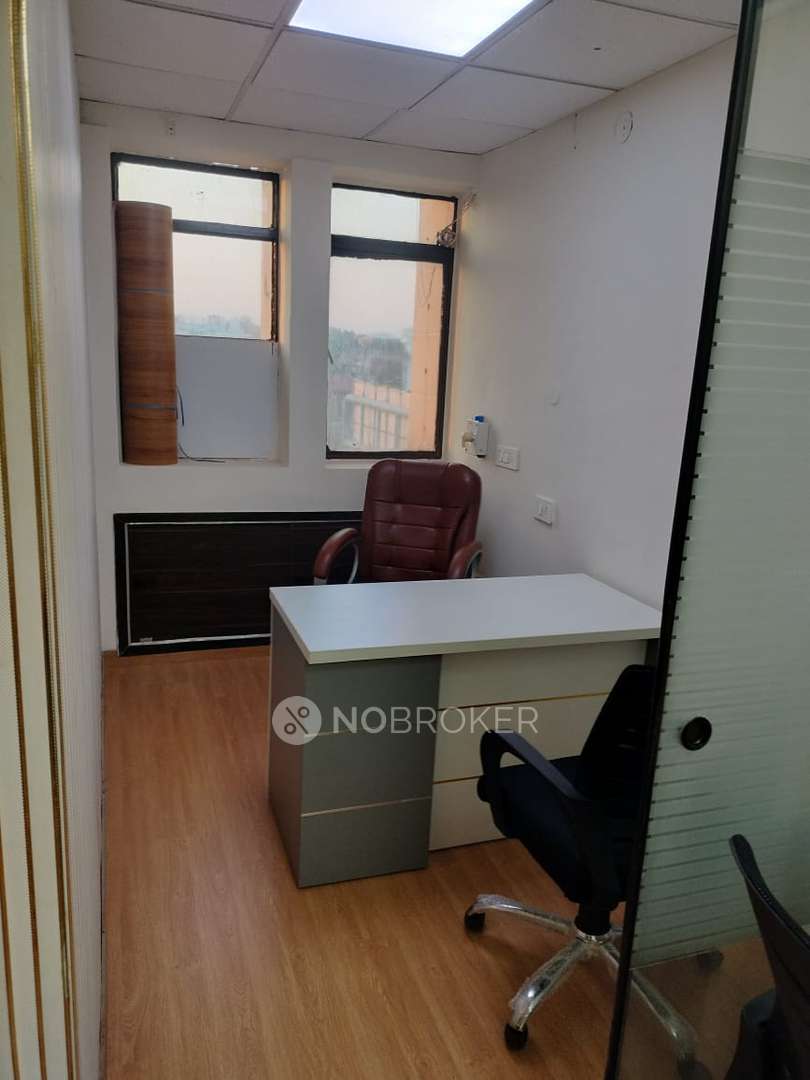 Commercial Property in Ansal Fortune Arcade, Noida for Rent 