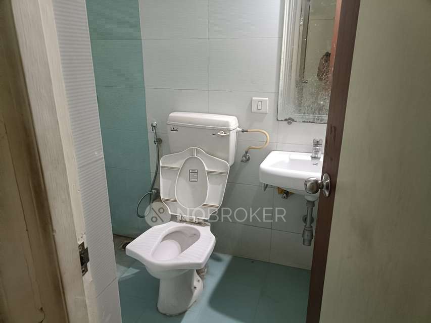 2 BHK Flat In Kumar Purva, Hadapsar for Rent  In Keshav Nagar