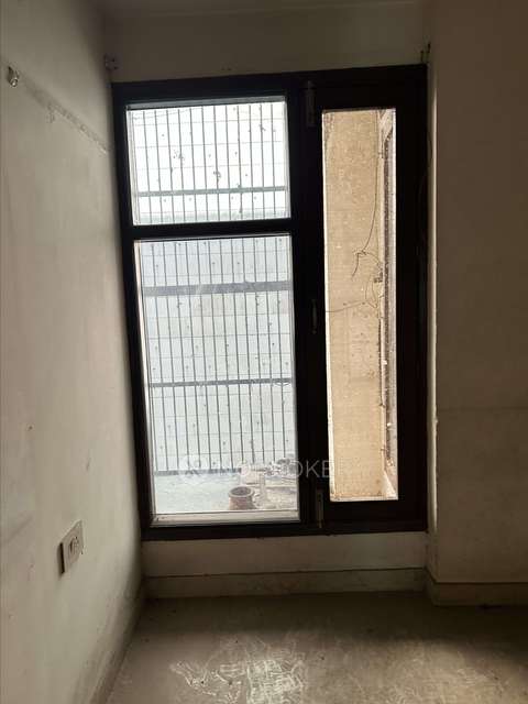 4 BHK Flat In Surya Niketan,  For Sale  In Anand Vihar