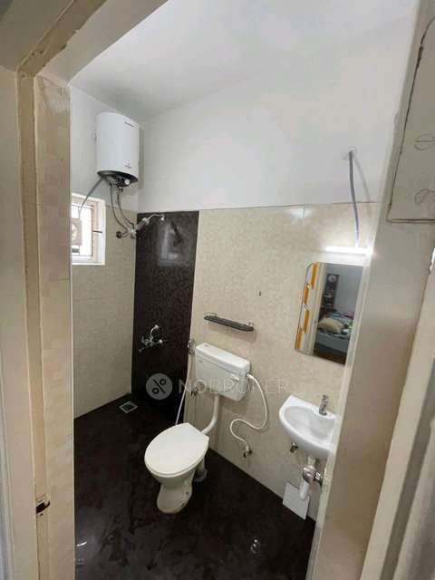 2 BHK Flat In Shri Jananis Vanila For Sale  In Padur