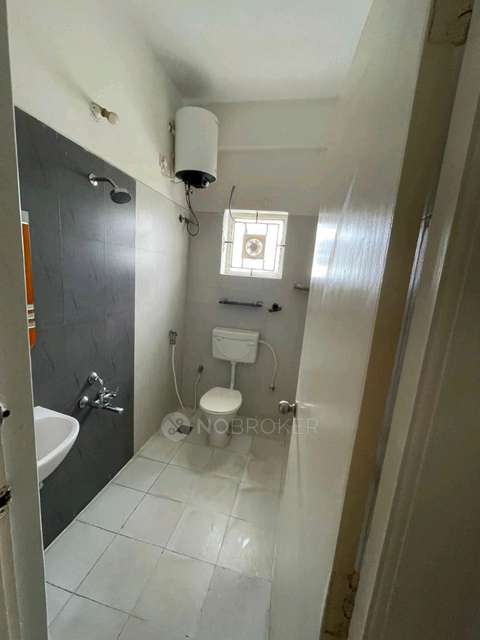 2 BHK Flat In Shri Jananis Vanila For Sale  In Padur