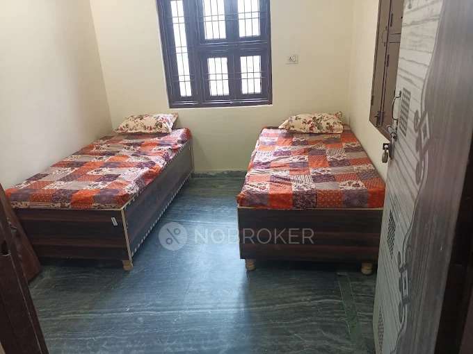 PG for Boys in  Chipiyana Buzurg 