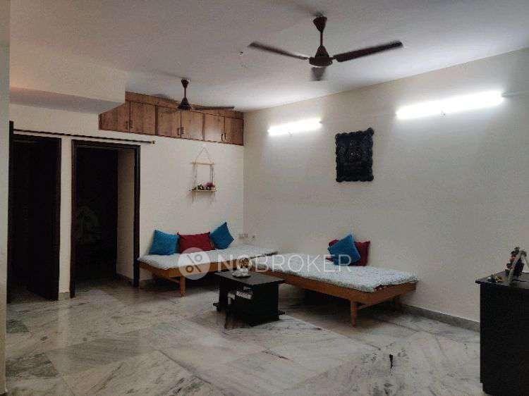 Single Room for Female In 2 BHK  In Venkataramana Apartment In Somajiguda