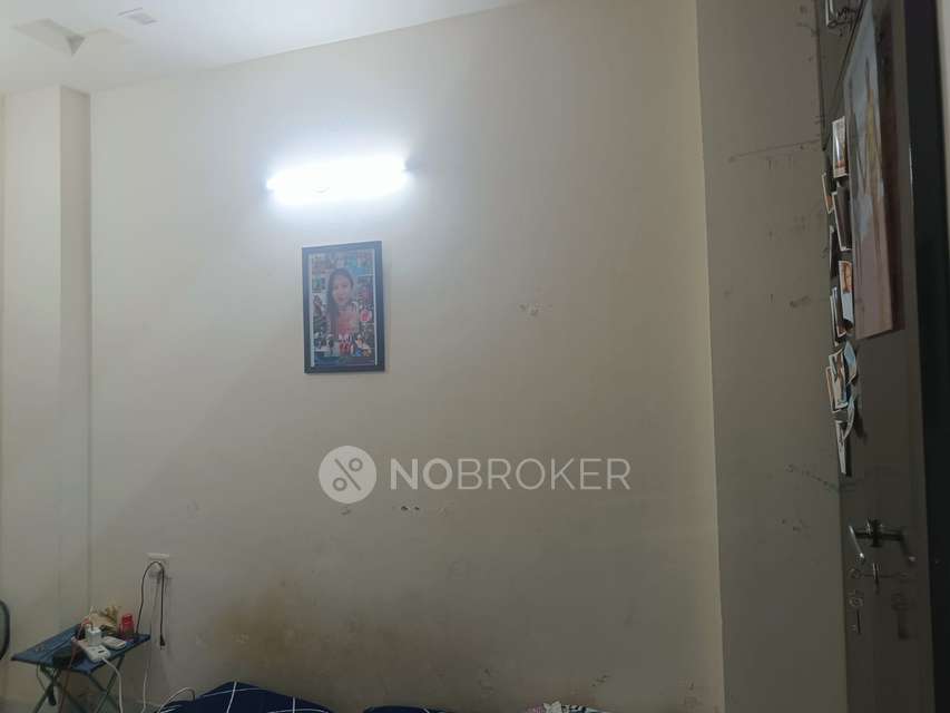 1 BHK Flat In Maa Laxmi Apartment for Rent  In Vaishali Sector 3 Model Shop