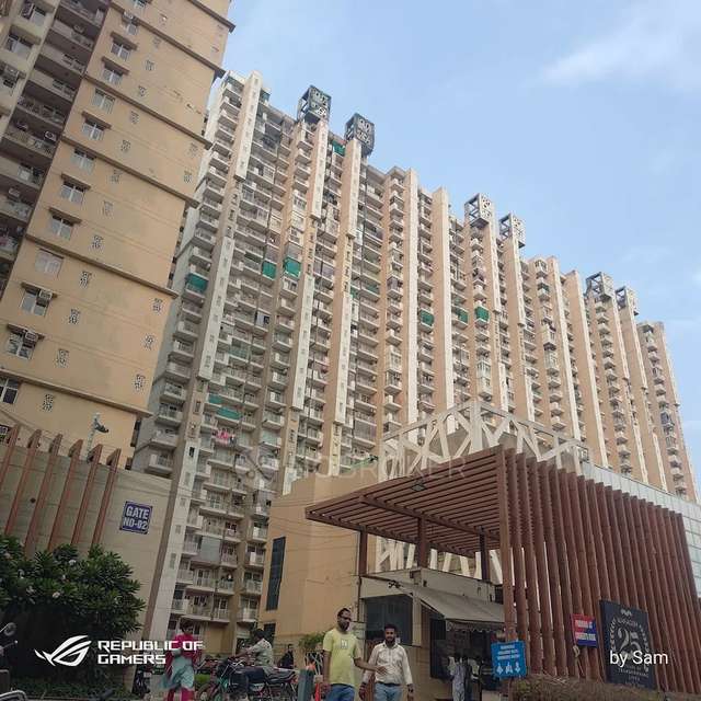 2 BHK Flat In 7th Avenue Gaurcity for Rent  In Gaur Mall