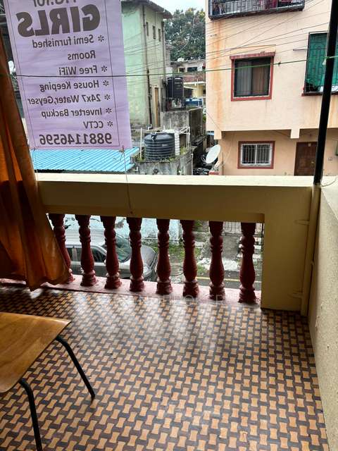 PG for Girls in Lig Colony Road