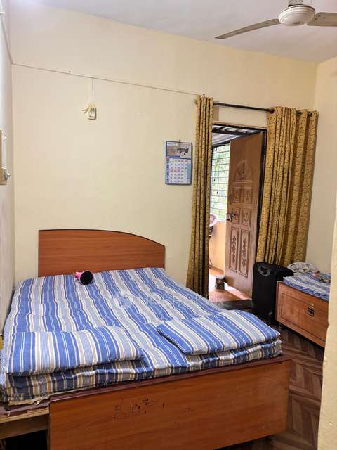 PG for Girls in Lig Colony Road