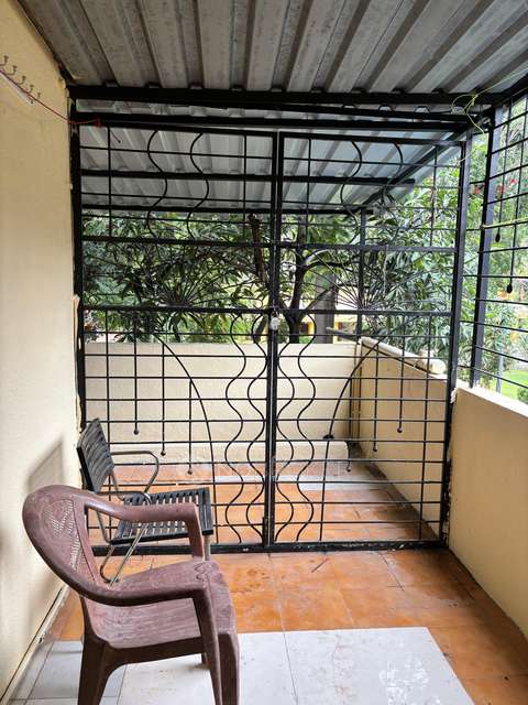 PG for Girls in Lig Colony Road