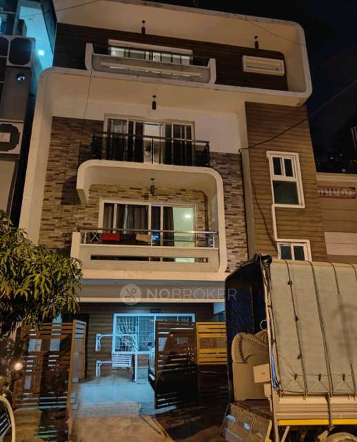 4+ BHK Flat For Sale  In Hbr Layout