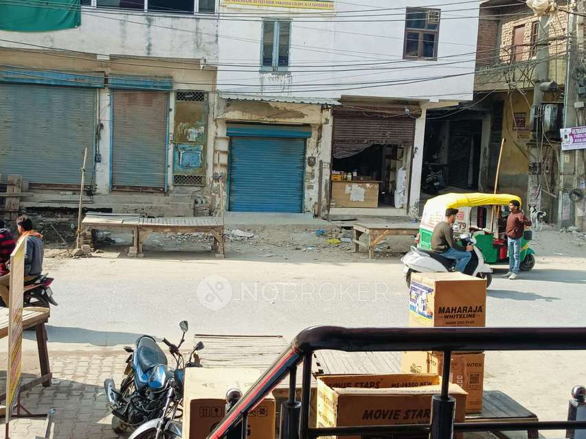 Shop in Parvatiya Colony, Faridabad for Rent 