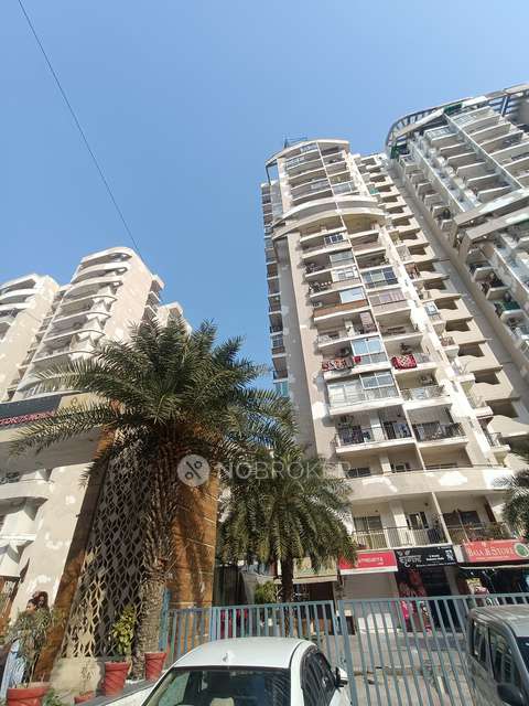2 BHK Flat In Aims Golf Avenue 2 For Sale  In Sector 75