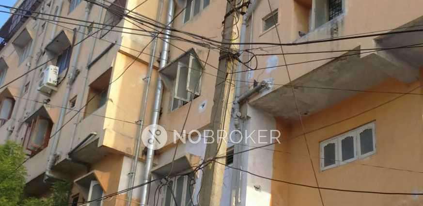 2 BHK Flat In Vibhavari Towers For Sale  In Serringampally