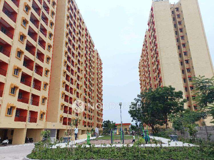1 BHK Flat In Madhuvan Apartments For Sale  In Hadapsar, 