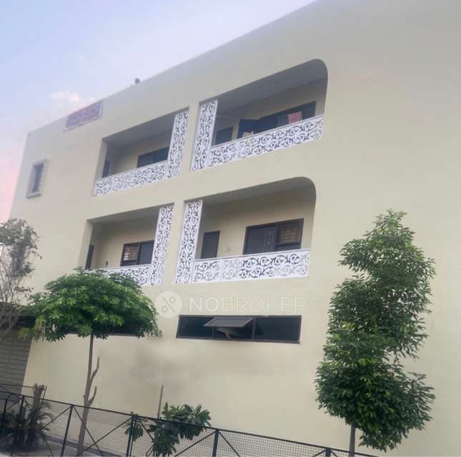 PG for Boys in Sector 135