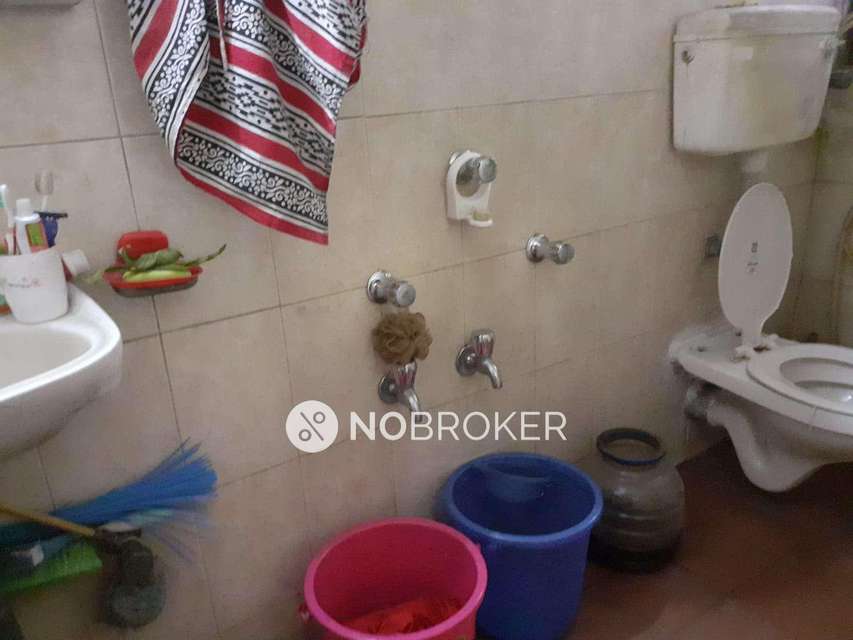 2 BHK Flat In Linnet For Sale  In Santacruz East