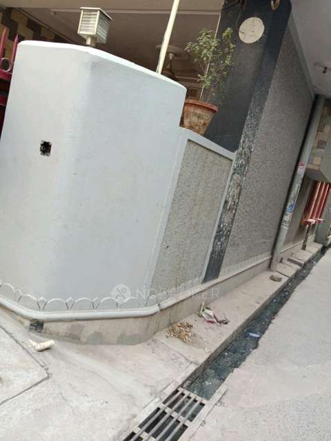 1 RK Flat for Rent  In Sector 44