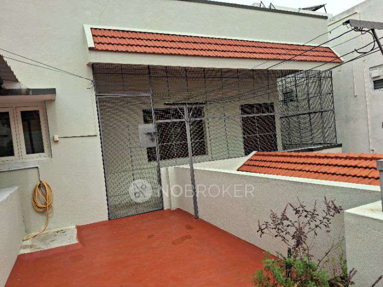 1 BHK Flat In Standalone Building  for Rent  In Bommanahalli