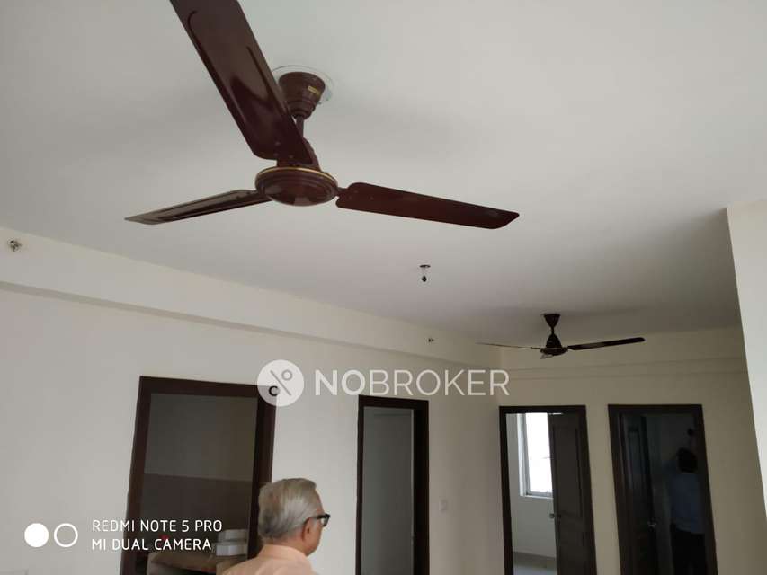 2 BHK Flat In Logix Blossom Greens For Sale  In Sector 143