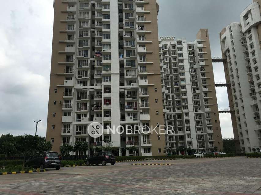 2 BHK Flat In Logix Blossom Greens For Sale  In Sector 143