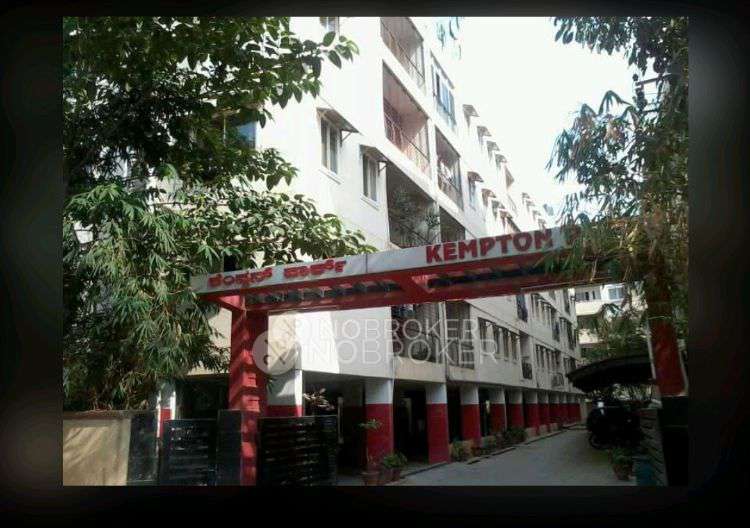 Single Room for Male In 3 BHK  In Kempton Park In Brookefield, Bengaluru