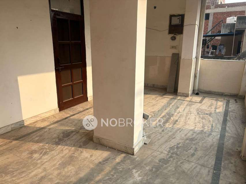 2 BHK Flat In Standalone Building  for Rent  In  Sector 15