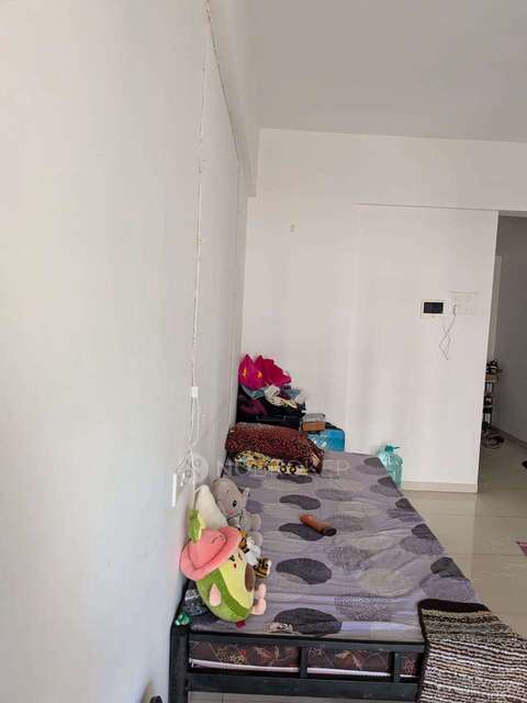 Single Room for Female In 2 BHK  In Kalyan Heritage In Kalyani Heritage