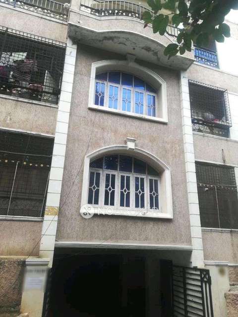 2 BHK Flat In Alhasnath Colony For Sale  In  Toli Chowki